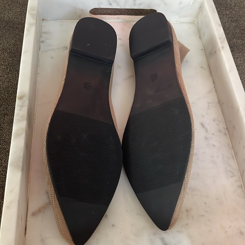 Beige/blush pointy toe flats. Size 10. Never worn only tried on. - Picture 4 of 6